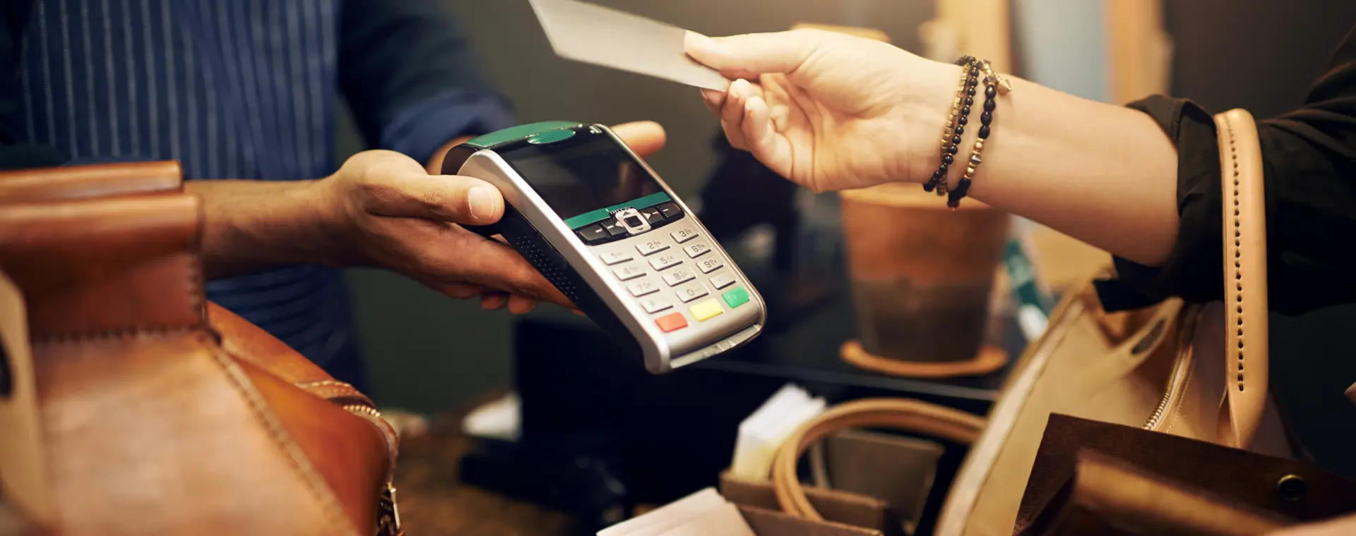 Comode, affidabili e contactless . Per gli acquisti e pagamenti s