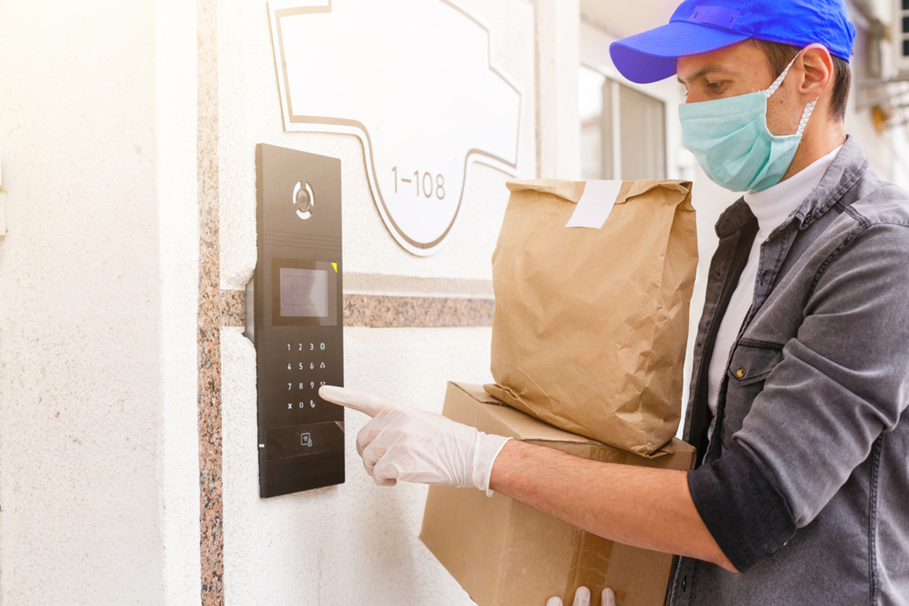 Scopri le attività commerciali che offrono consegna a domicilio, servizio da remoto o su appuntamento