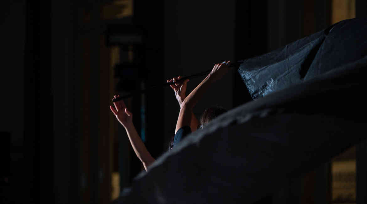 3Foto Ula Sickle RELAY Xing Hole Palazzo Deôçö Toschi Bologna 04.12.2025 Ph. Luca Ghedini, Courtesy Xing 3242