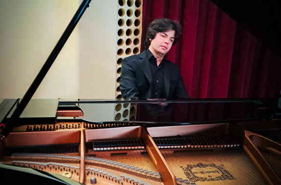 Riccardo Braghiroli Vincitore Premio Zucchelli Pianoforte 2025 Bd